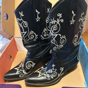ROPER 7.5 Black Embroidered Cowboy Boots